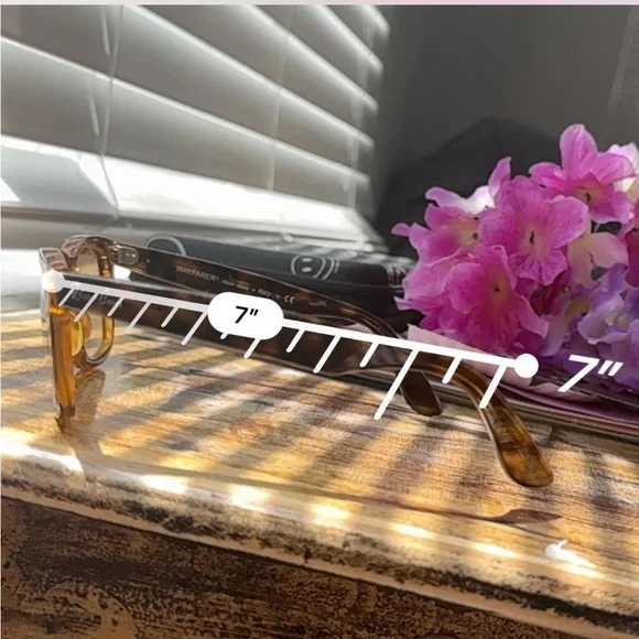 •Ray Ban Sunglasses•